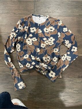 Point by gallery Navy Floral Tie-Waist Top